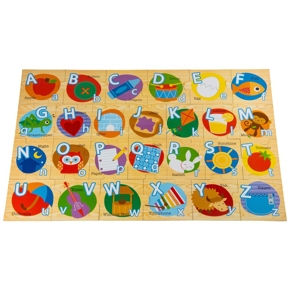 Bodenpuzzle mit hölzernem Alphabet