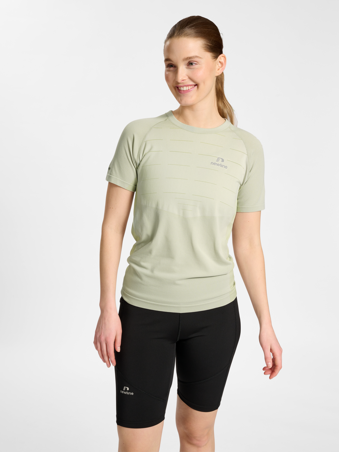 nwlRIVERSIDE SEAMLESS T-SHIRT S/S W