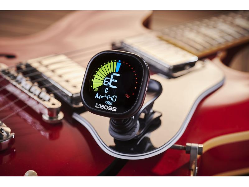 BOSS Stimmgerät TU-05 Clip-On Tuner mit grossem Farbdisplay