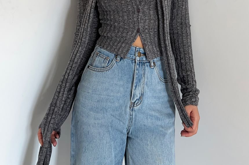 Colada - Zachtgebreide crop top met knoopjes en sjaal