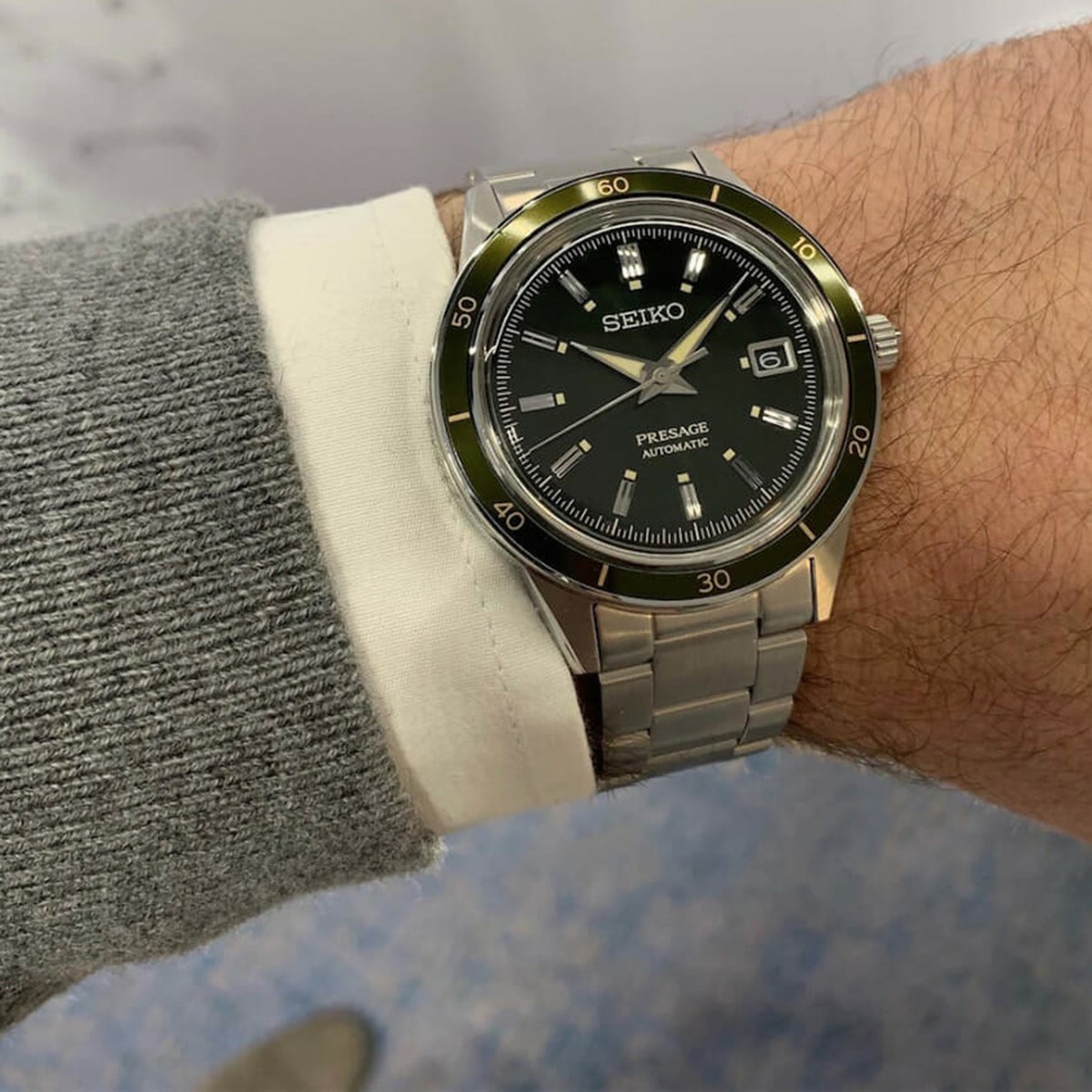 Montre Seiko automatique acier cadran noircollection Présage