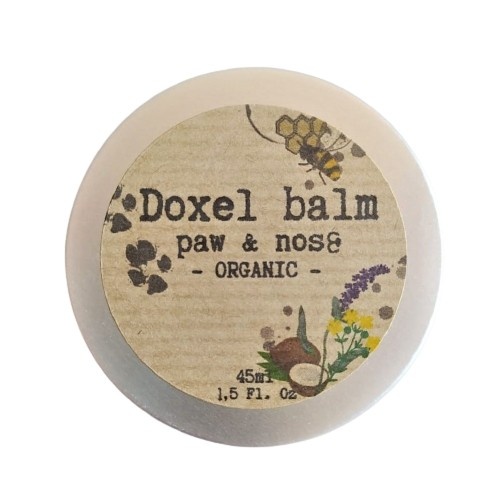 Bálsamo hidratante para patas e focinho de animais de estimação da Doxel Petcare.