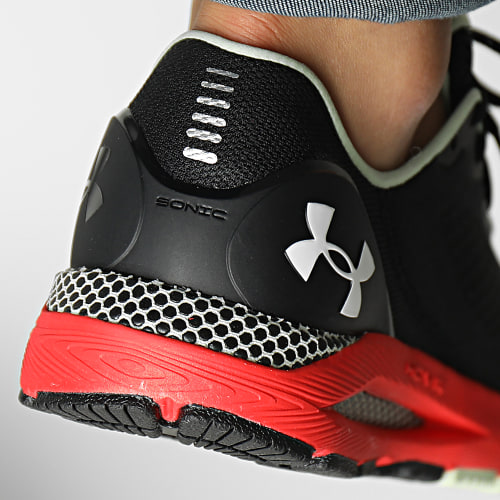 Baskets UA HOVR Sonic 5 3024898 Black