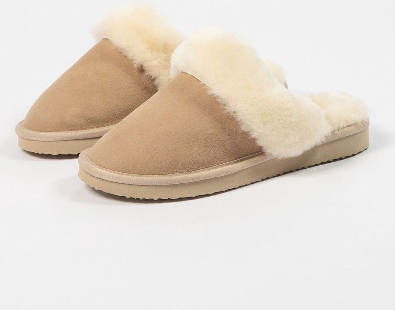 Manfield - Dames - Pantoffels - Beige - Suède - Wollen Voering