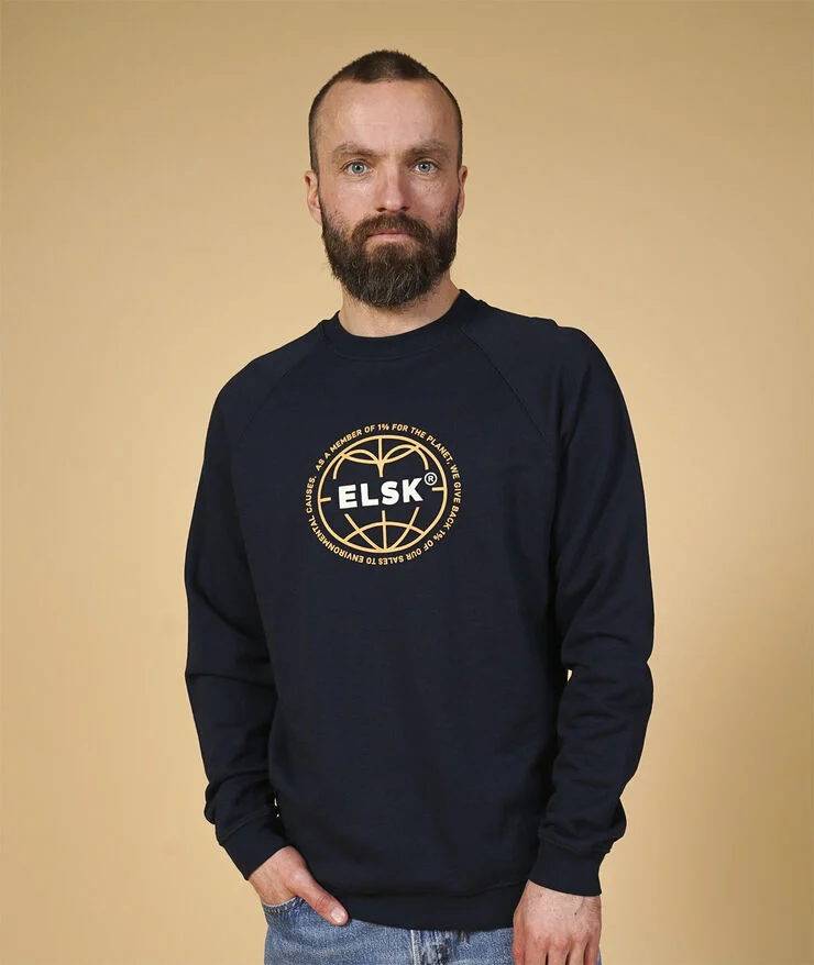 ELSK STATEMENT GLOBE MEN'S TVÆRS CREWNECK 100 dark navy