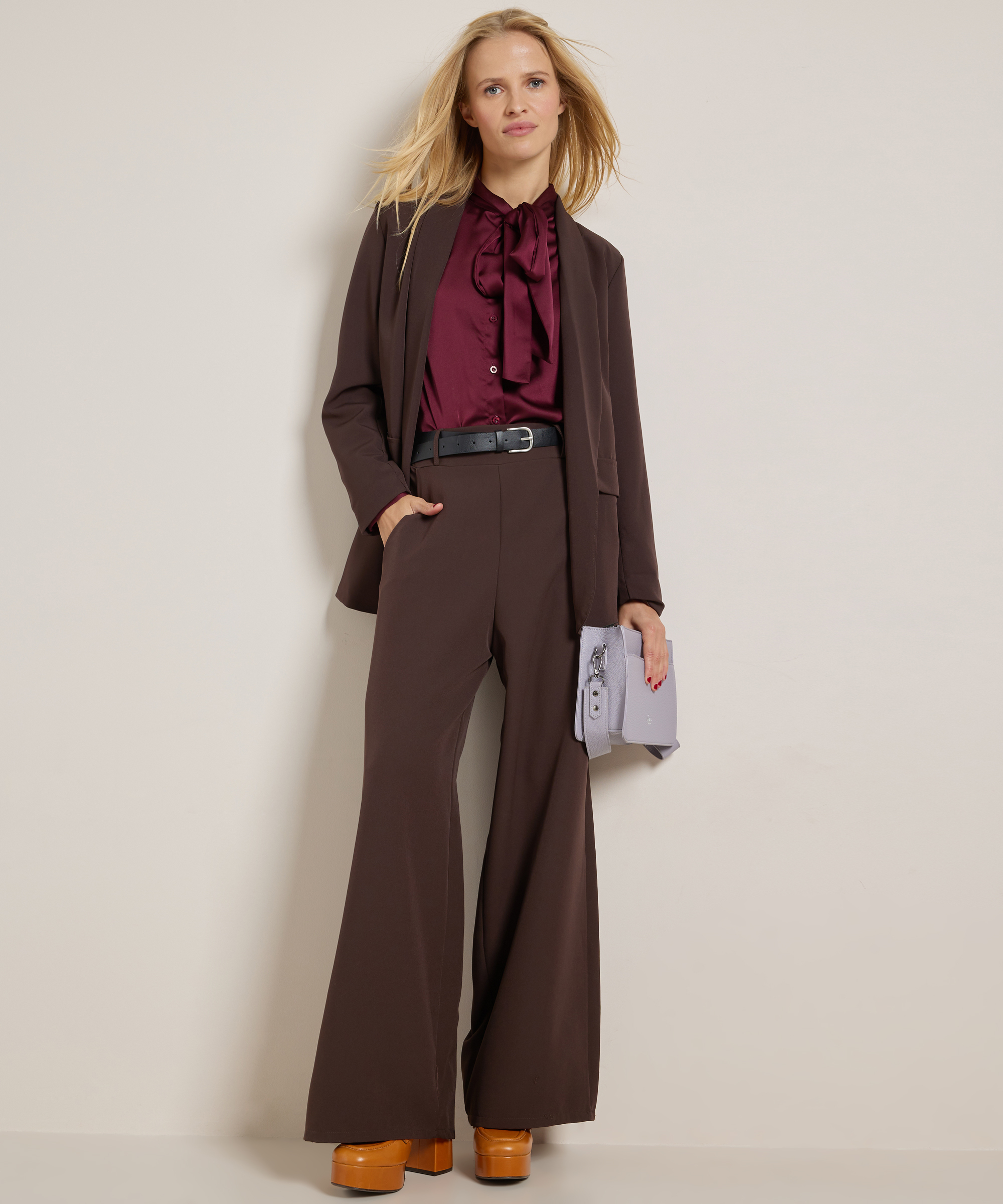 uni wide fit broek met ceintuur