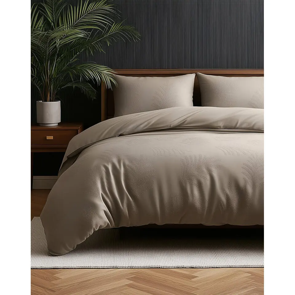 Dekbedovertrek Leaves 200x200 – Fluweelzacht Uni Design – Taupe
