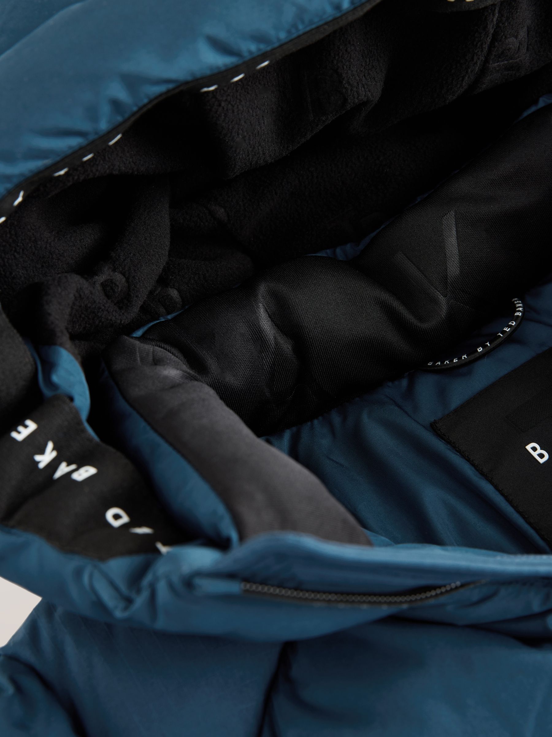 Baker by Ted Baker - Blauwe, halflange, gewatteerde en waterafstotende jas