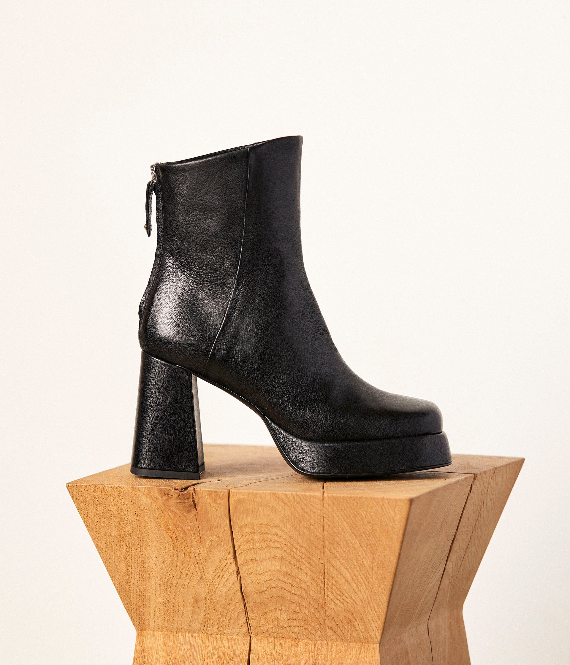 Boots zippées noires Athea
