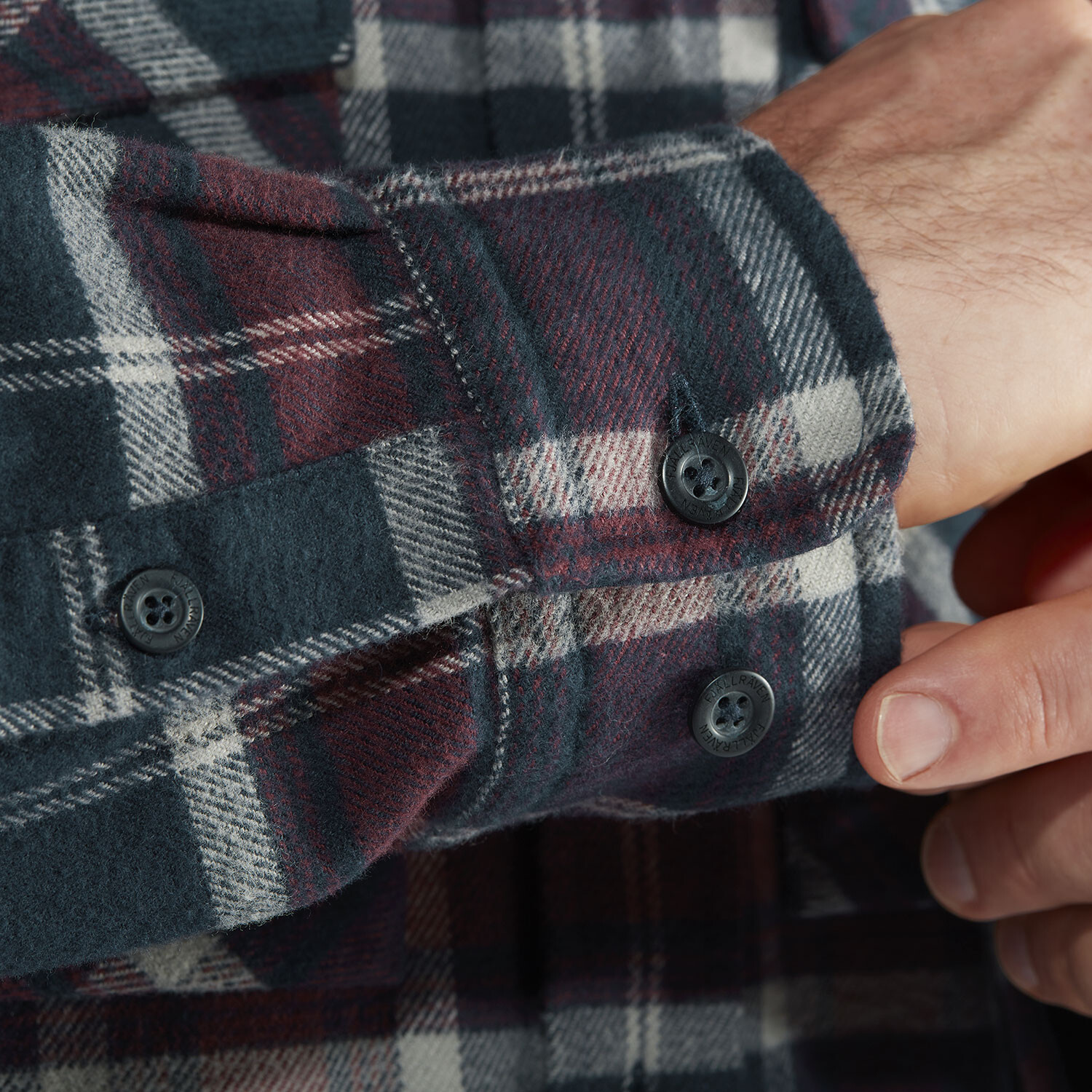 Fjällräven Mens Övik Twill Shirt F2021 model