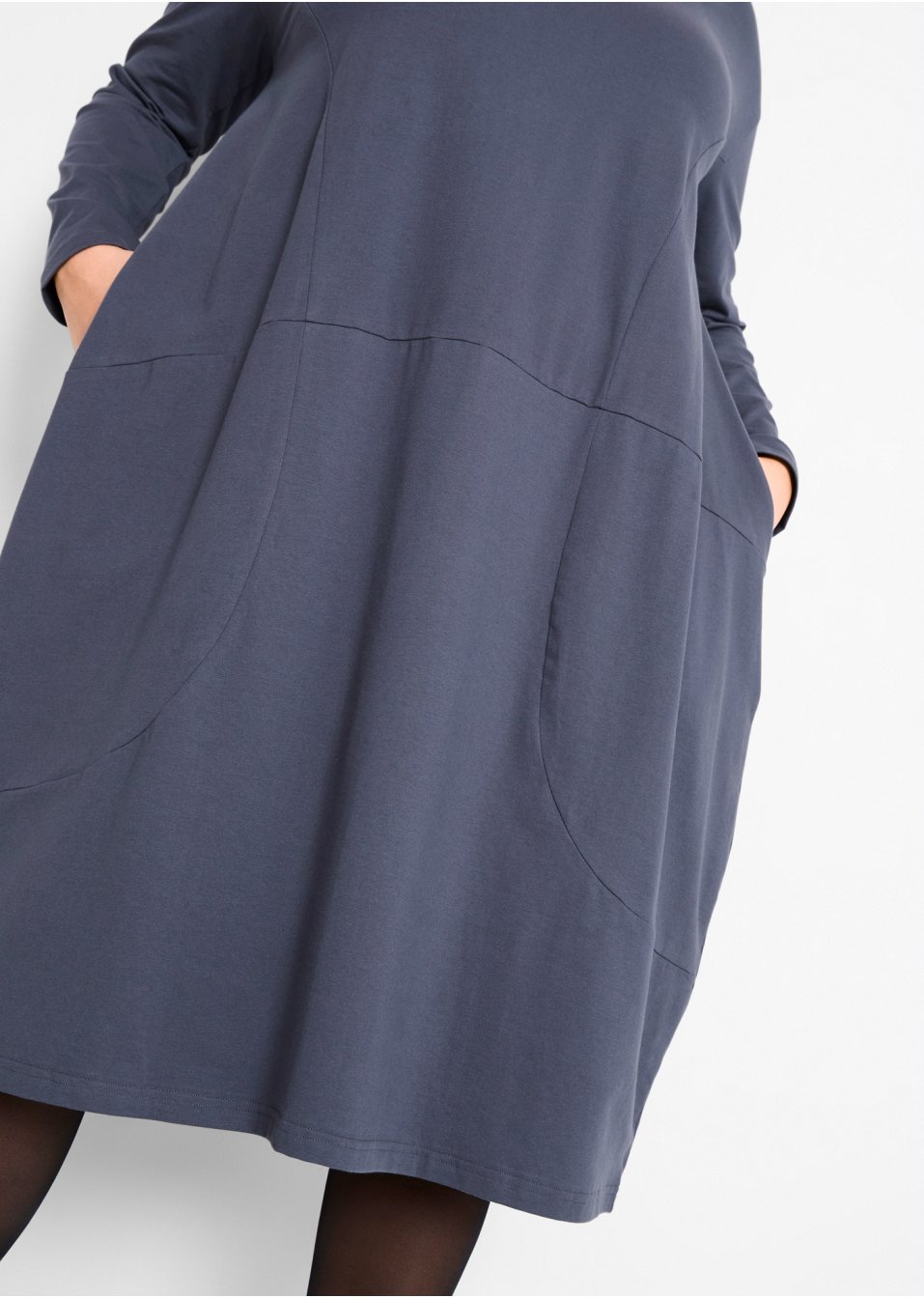 Robe forme en O en coton avec poches, manches longues et longueur genou