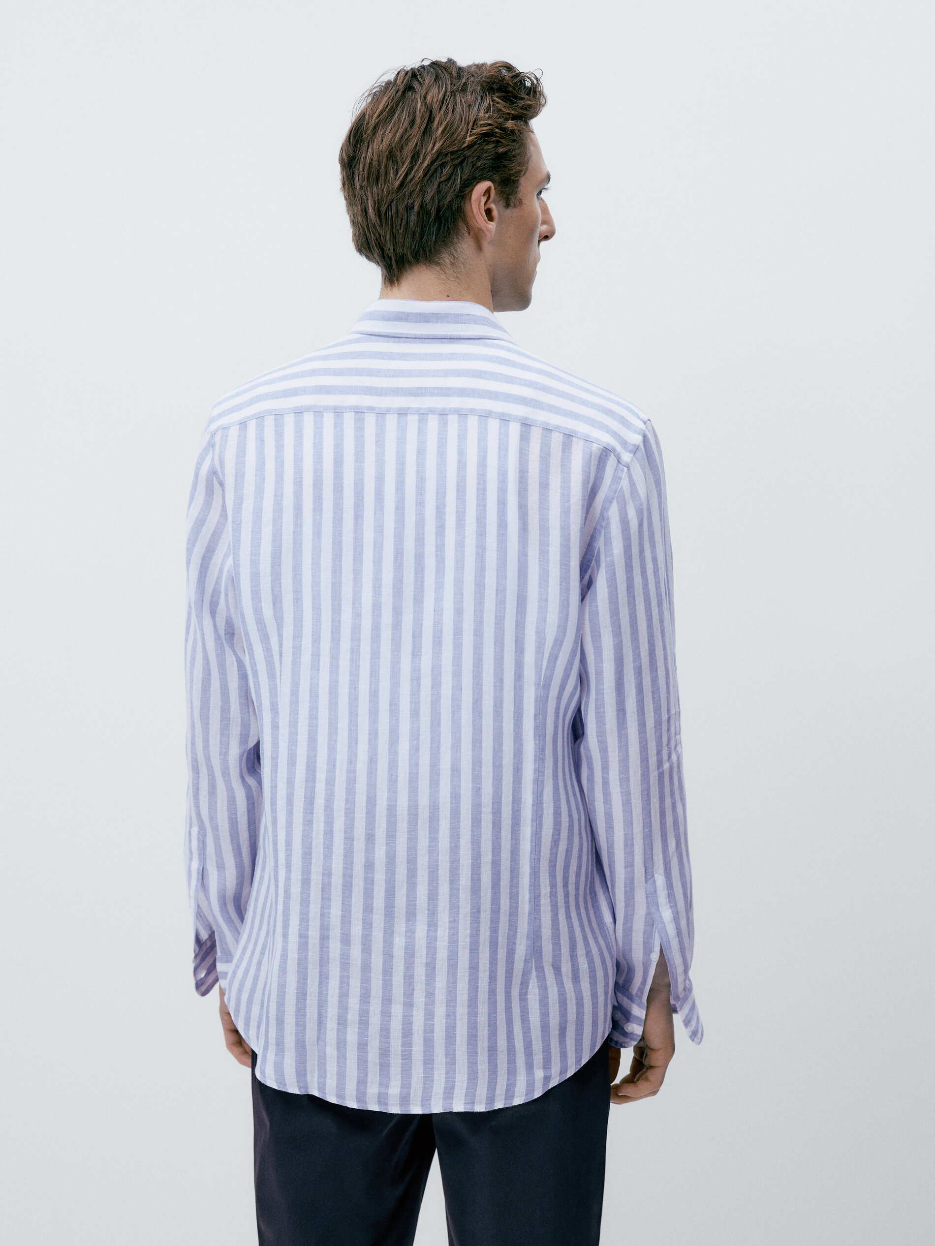 Camisa listrada larga 100% linho, corte slim - CELESTE