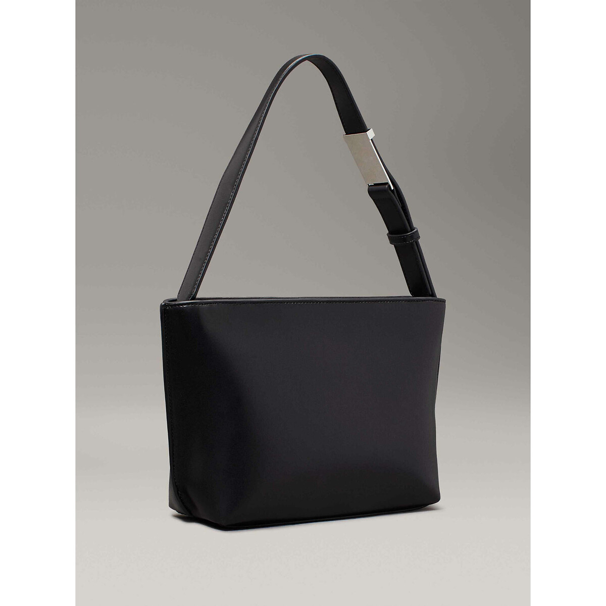 CALVIN KLEIN<br>Bolsa com alça ajustável