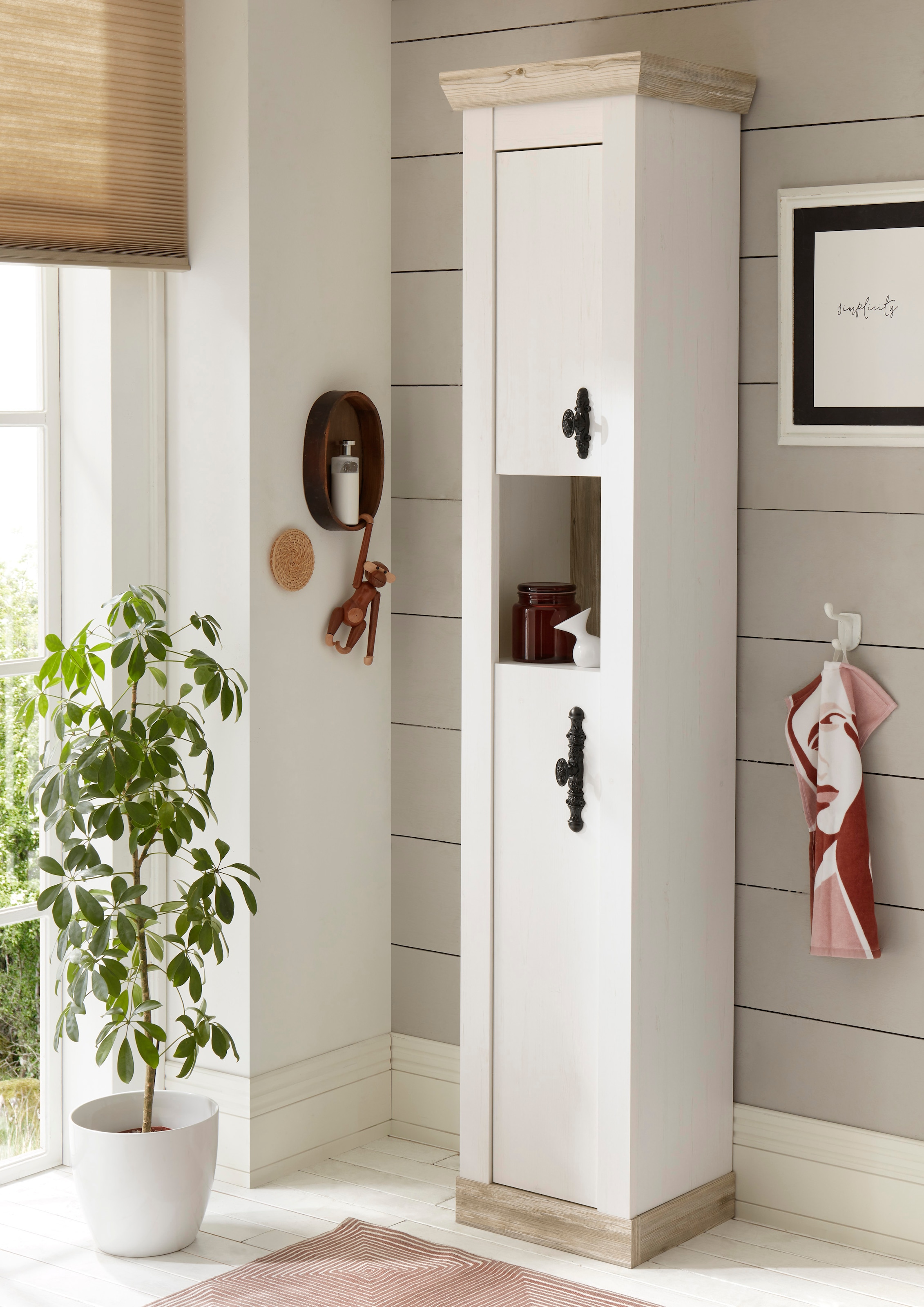 Home affaire Hochschrank »Florenz, Badschrank im Landhausstil, Schrank mit Metallgriffen« in Pinie Weiss, offenes Fach und ausreichend Stauraum hinter Drehtüren