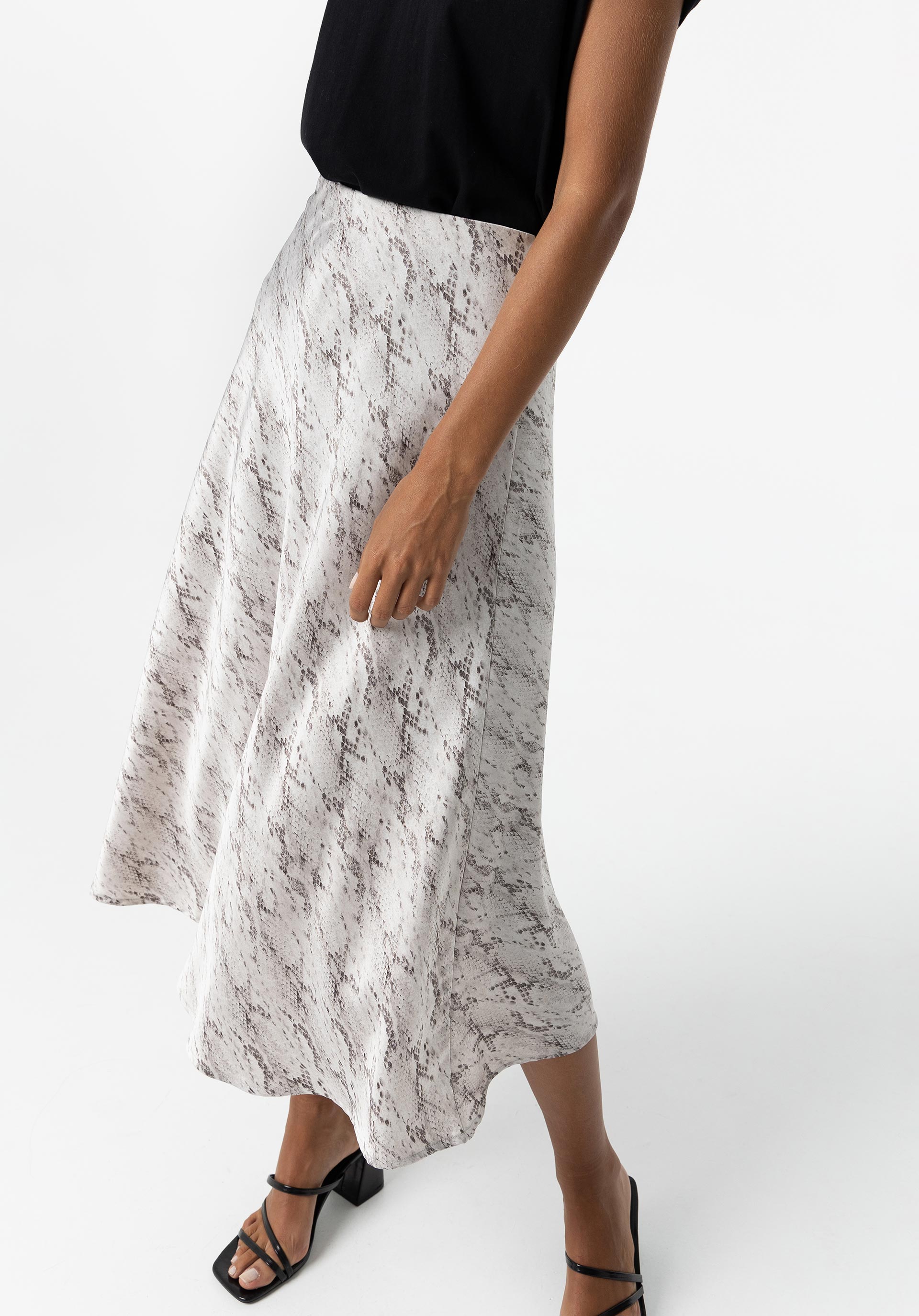 Saia Midi Acetinada Animal Print
