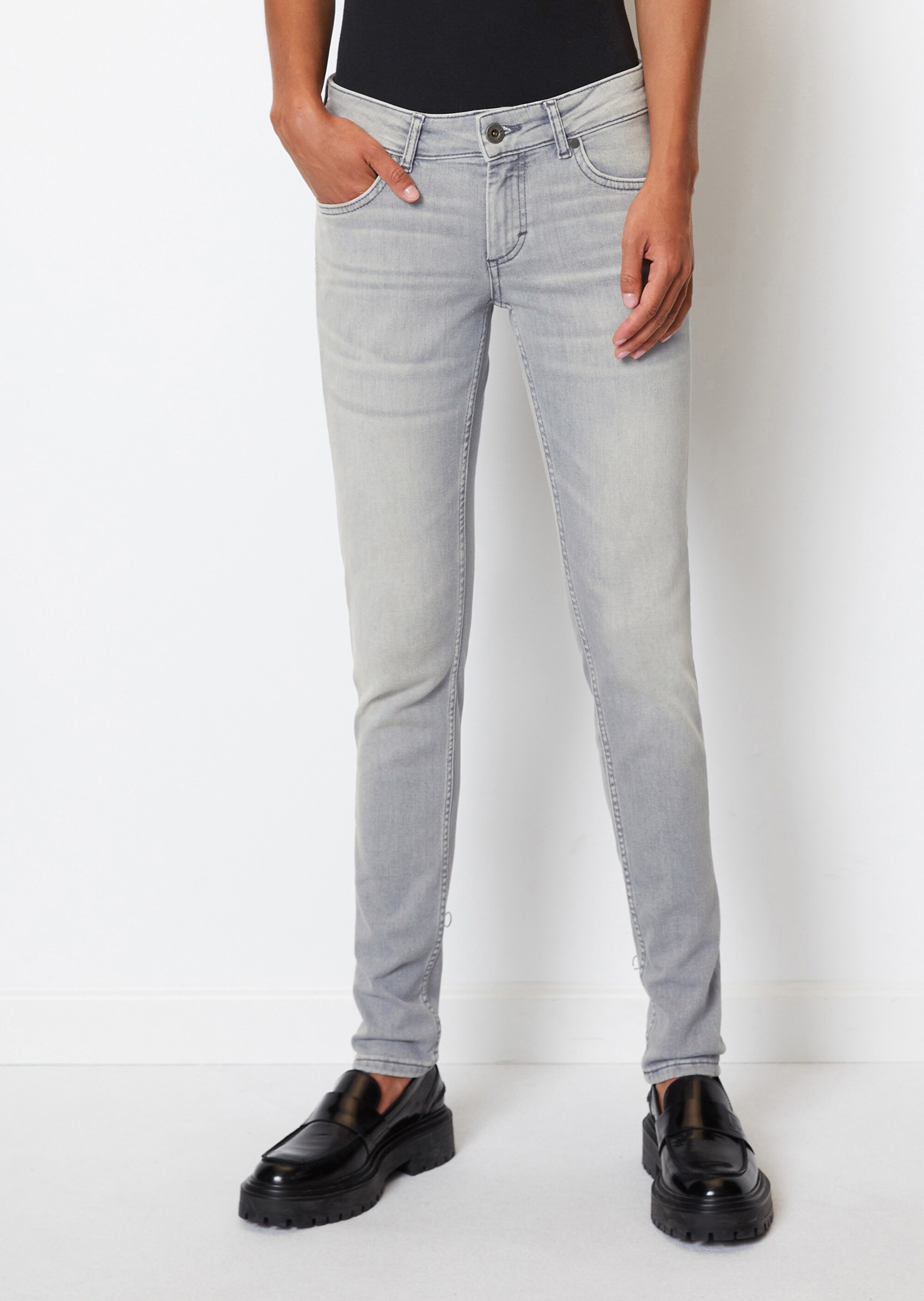 Jeans Modell SKARA skinny low waist aus stretchigem Comfort-Denim