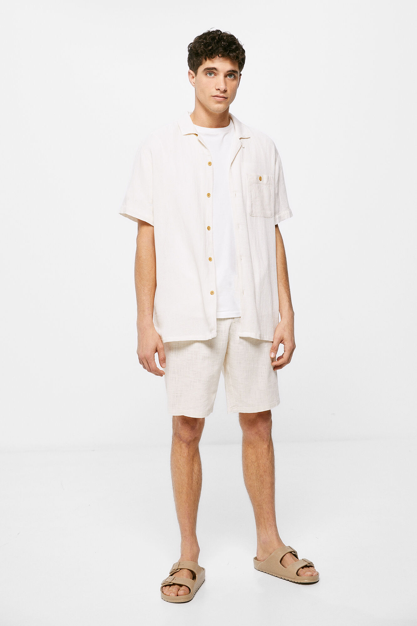Bermuda rústica - estampada em fundo branco