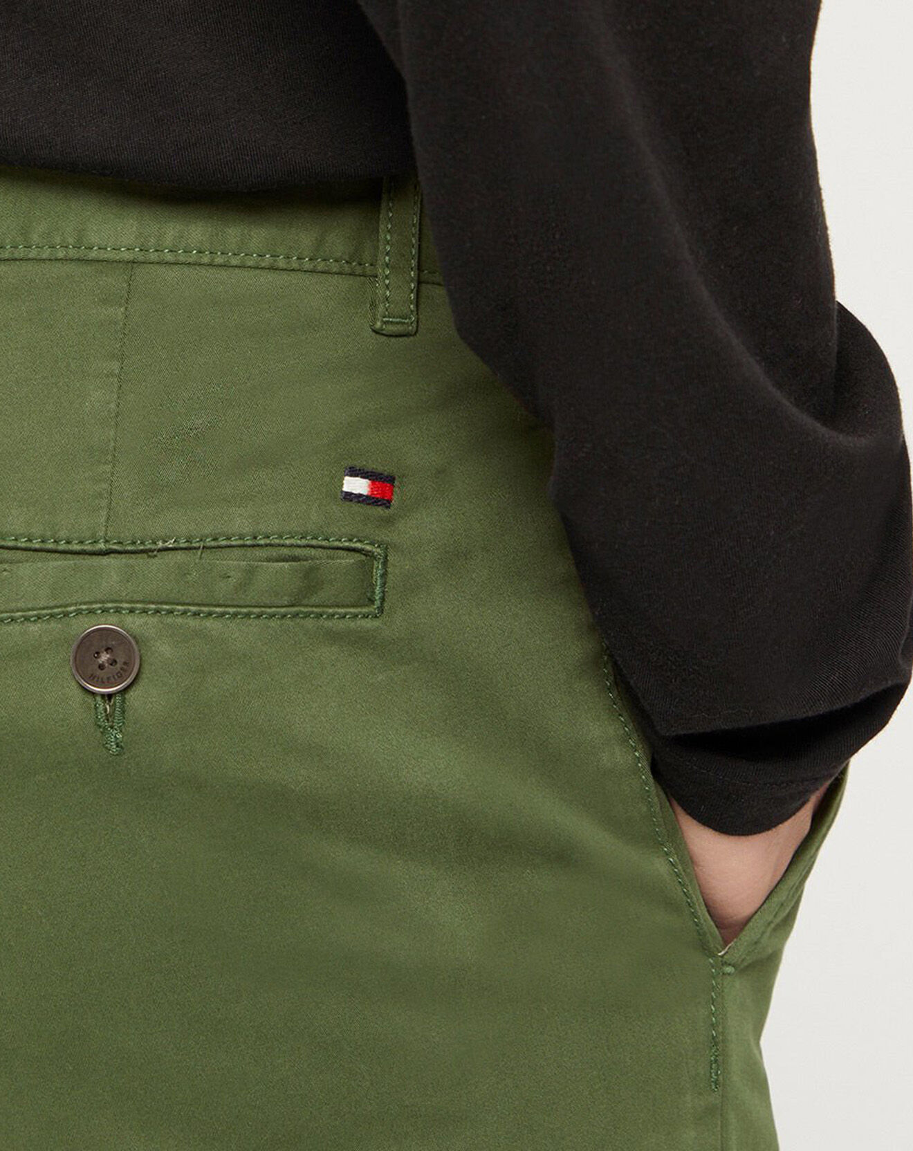 Tommy Hilfiger Pantalon chino ajusté Bleecker Flex Satin vert sapin