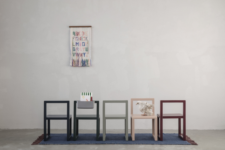 Ferm Living Little Architect kinderstoel donkerblauw