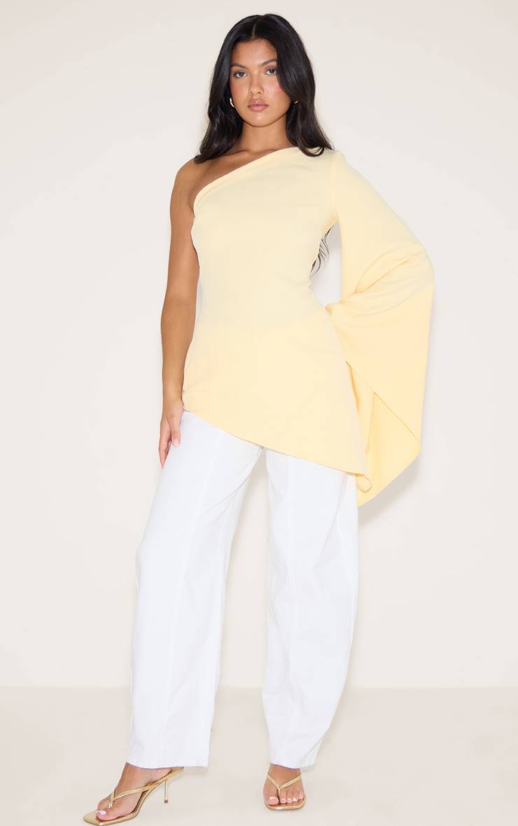 Butter Yellow Haut Long Tissé Asymétrique À Manche Évasée