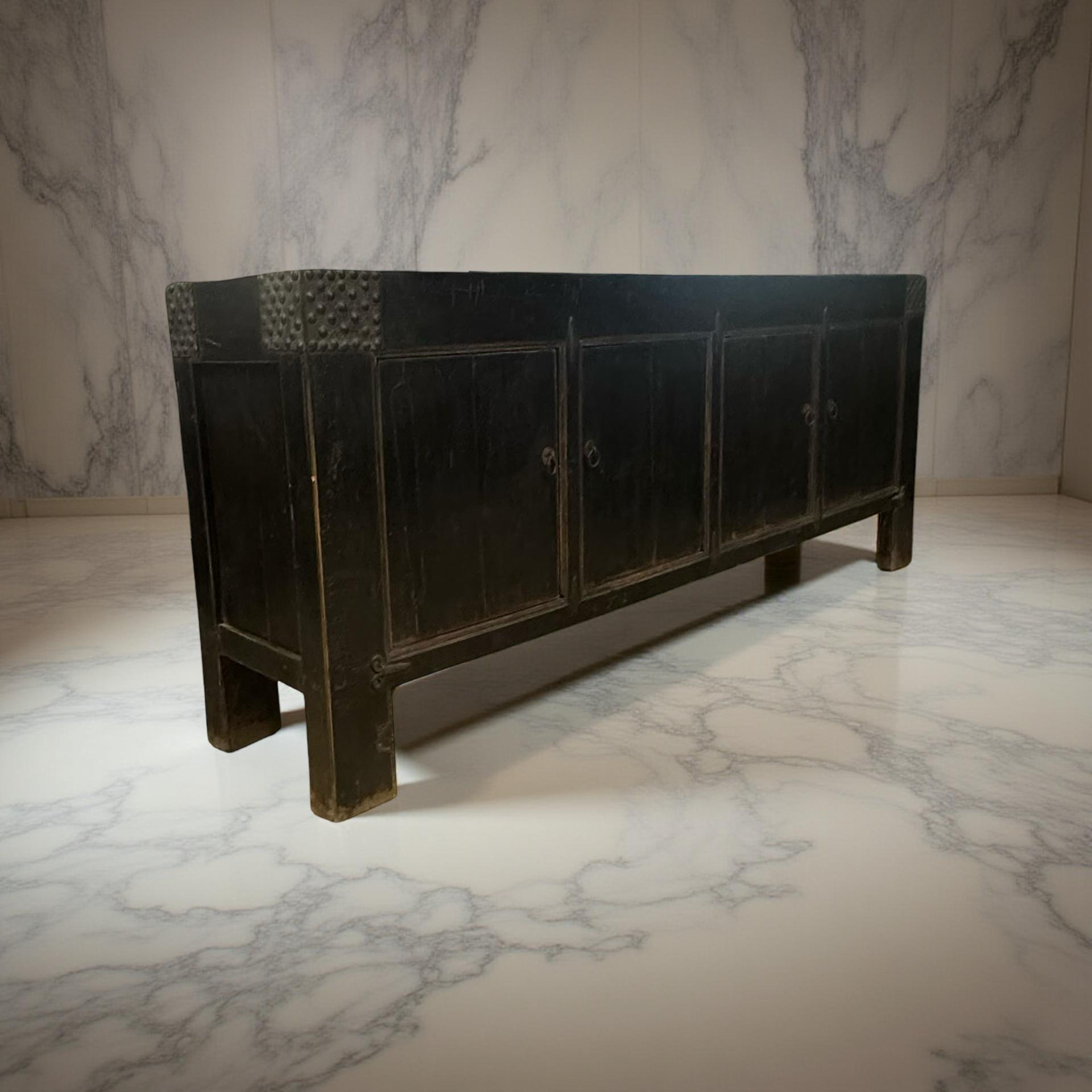 Dressoir zwart 4 deur noppen beslag