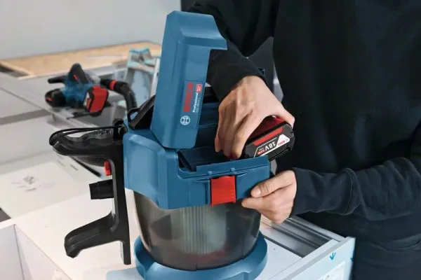 Bosch STØVSUGER GAS 18V-10 SOLO MED TILBEHØR - SOLO
