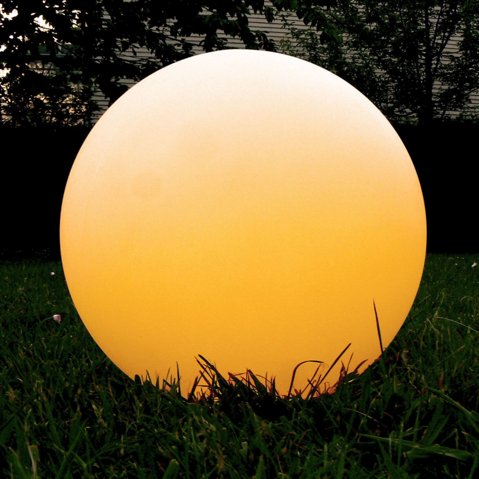 Ø 30cm LED Solarlampe Solarleuchte IP54 mit Farbwechsel, Lichtsensor, Erdspieß