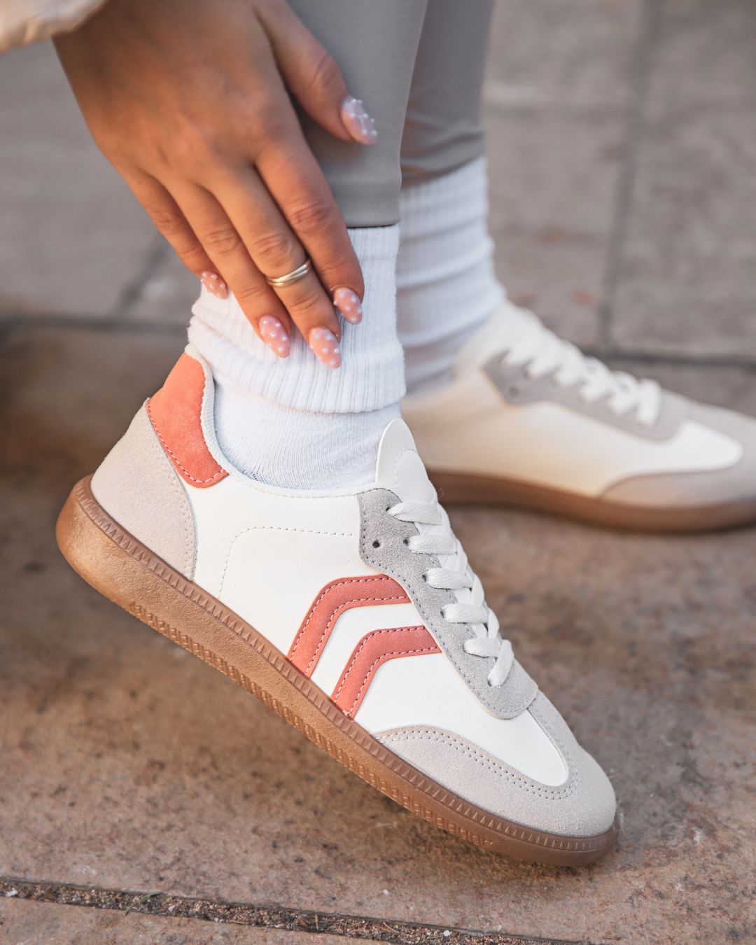 Basket femme rose et blanche à lacets - Soizic