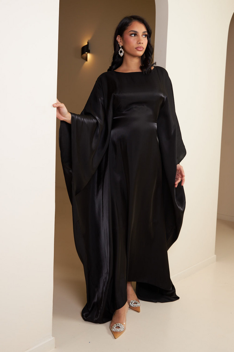 Robe manches chauves-souris pailletée noire