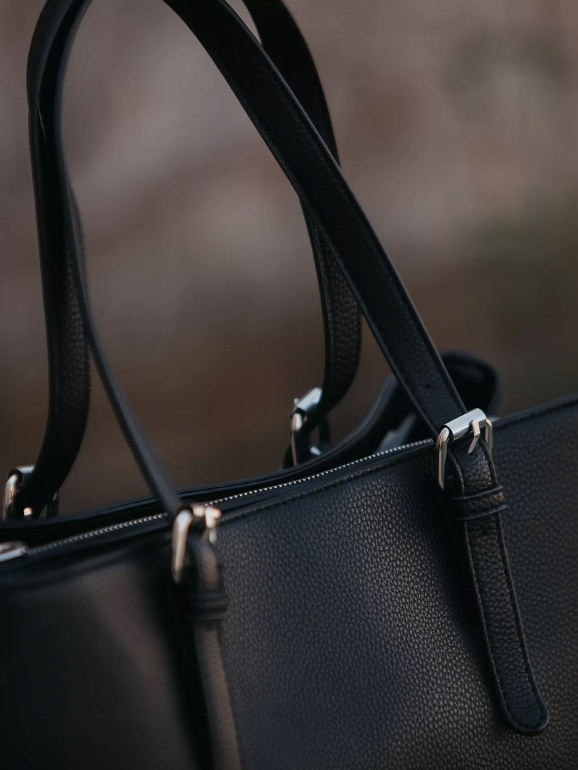 Duffy vesker Handbag Anna Puccini Black