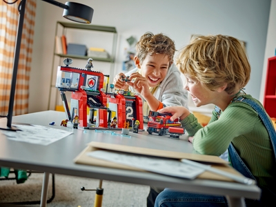 LEGO Brandweerkazerne en brandweerauto (60414)