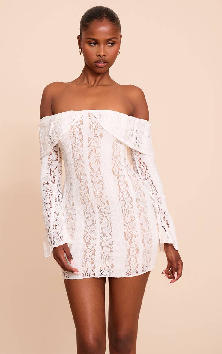 Crème Robe Courte En Dentelle À Épaules Dénudées Et Manches Longues