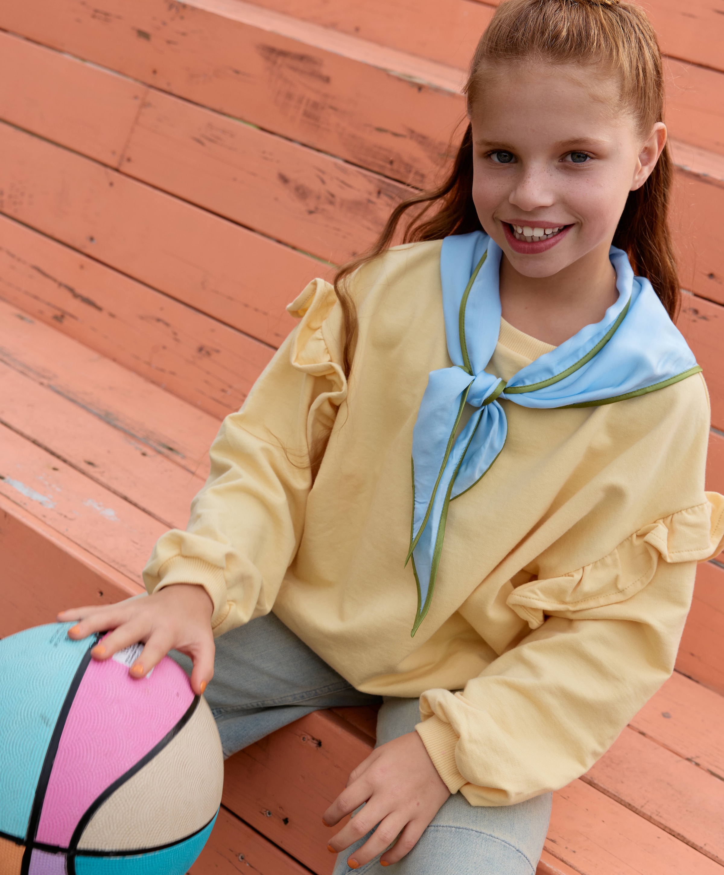 Jacky Sue Meisjes sweater geel