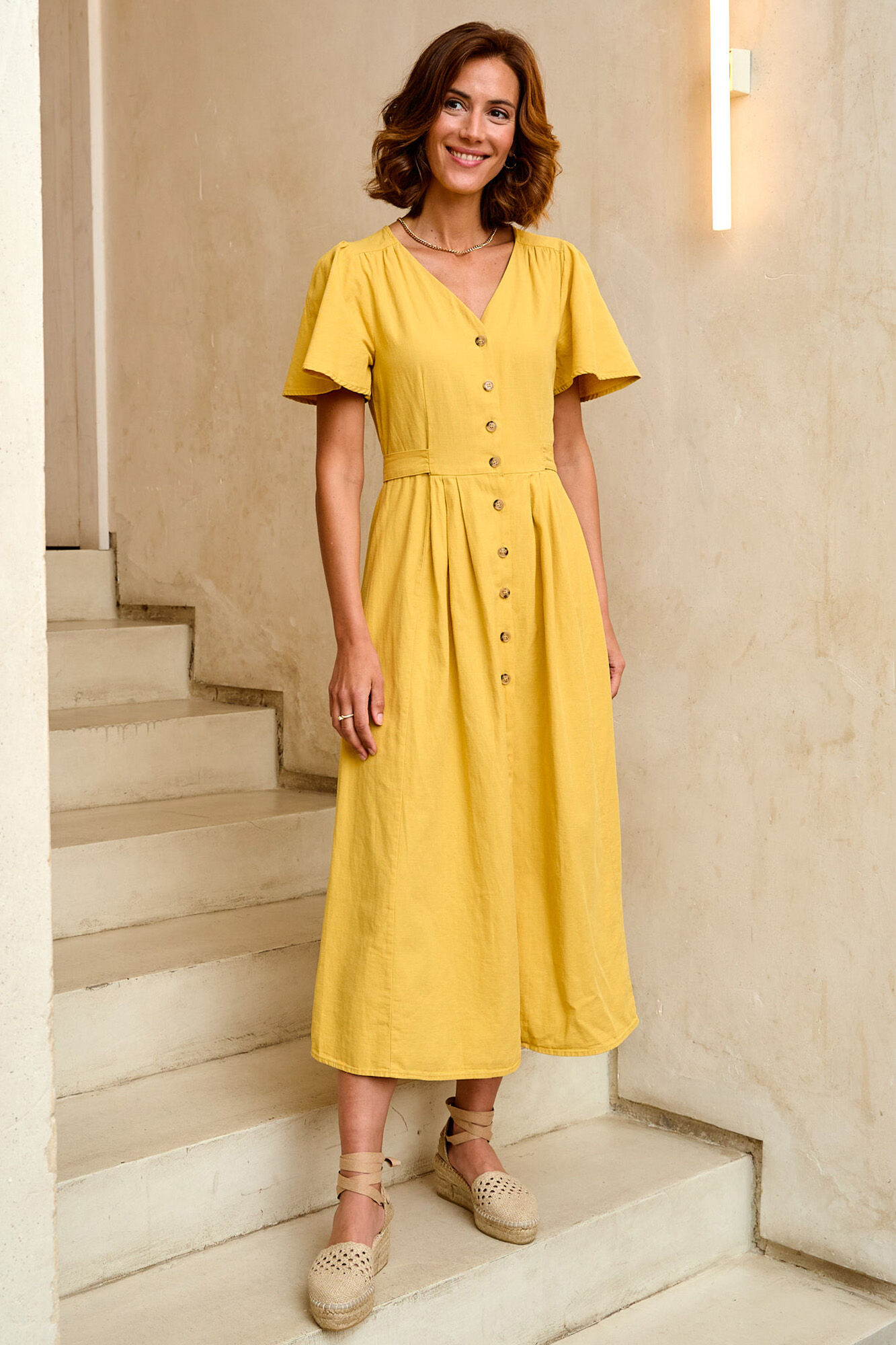 Vestido com botões na frente - Amarelo