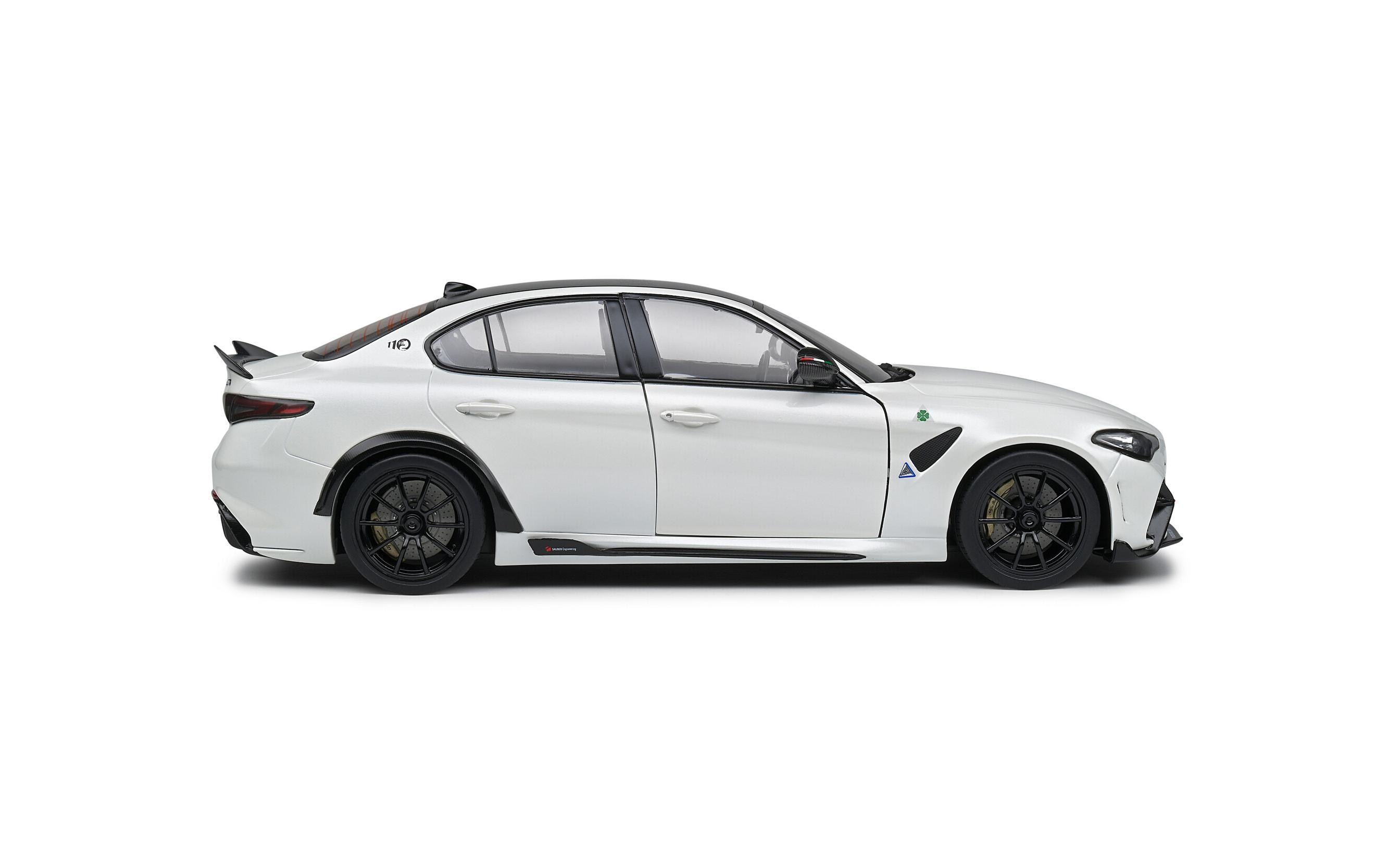 Alfa Romeo Giulia GTA Blanco Trofeo, 2022 1:18Detailgetreues Modellauto im Massstab 1:18