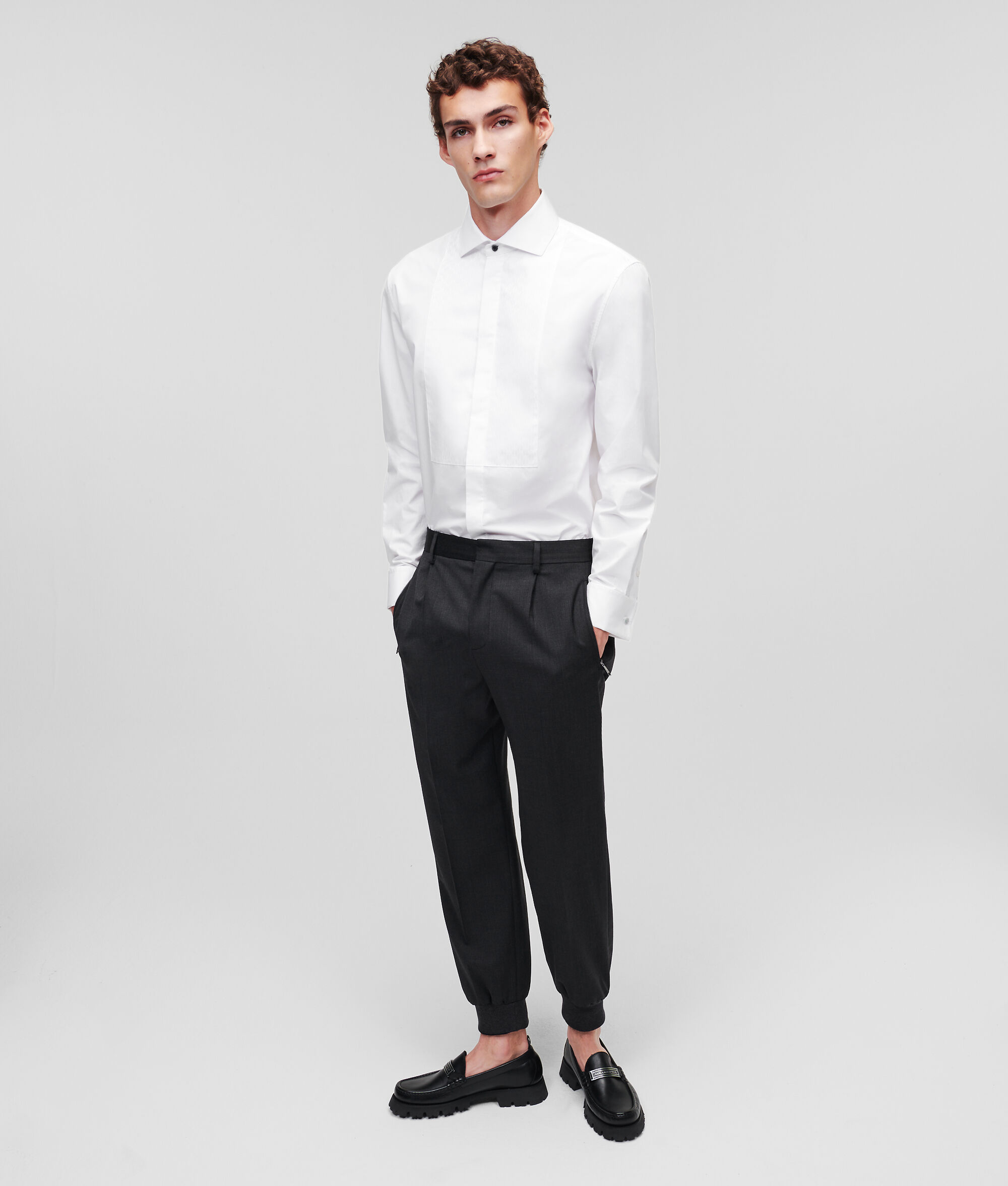 CHEMISE DE SOIRÉE AVEC DÉTAIL PLASTRON KL MONOGRAM
