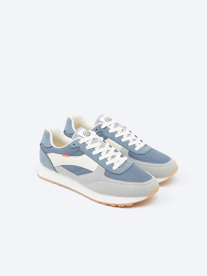 Tênis esportivo combinado - Azul claro