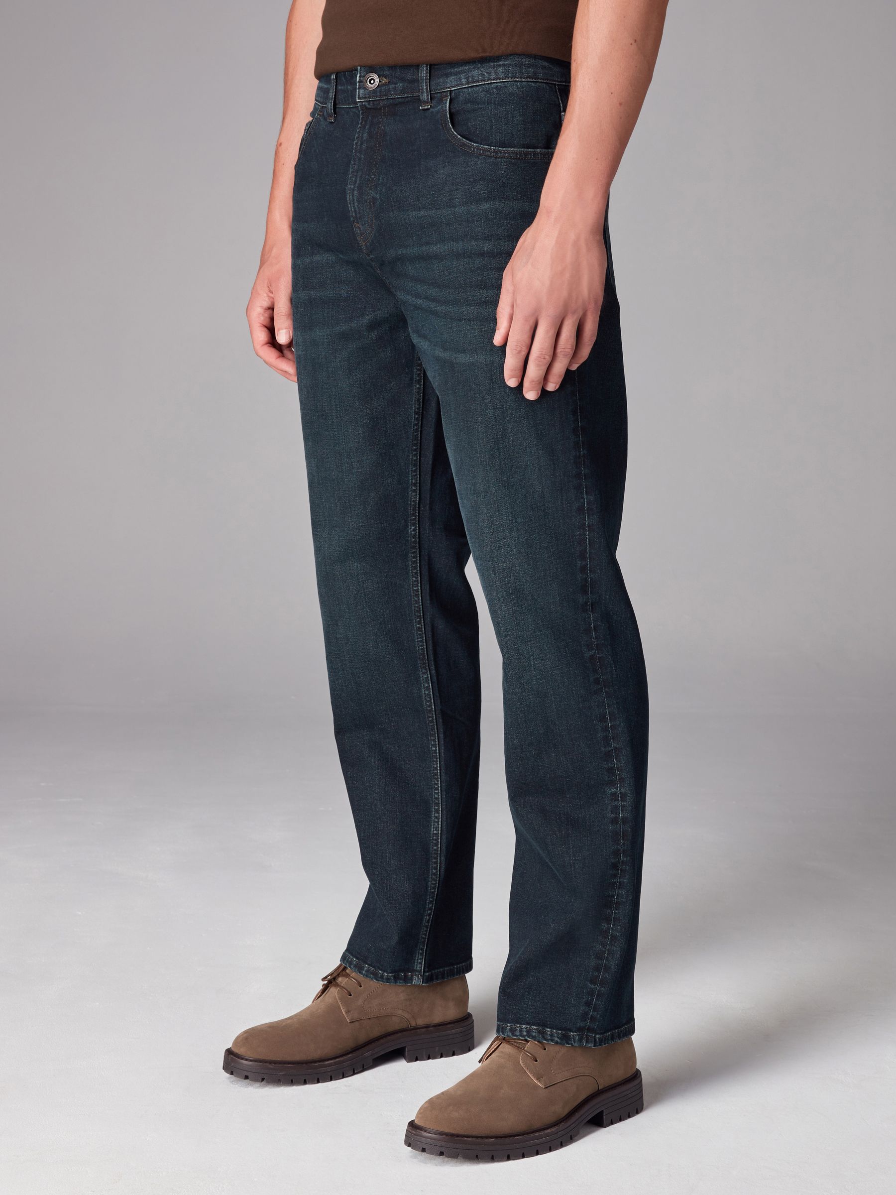 Donkerblauwe wassing - Rechte, klassieke jeans met stretch