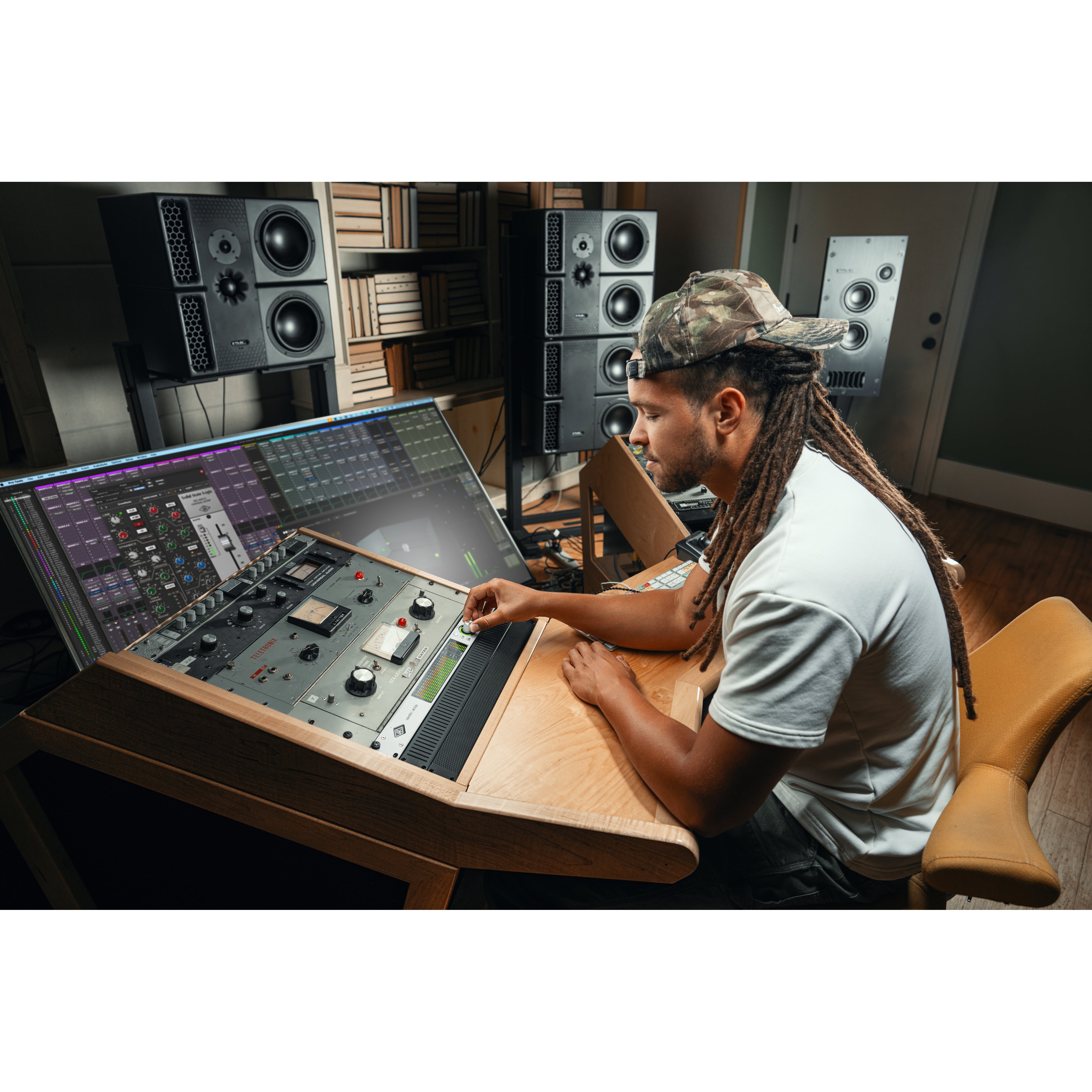 Universal Audio Apollo x16D Essentials Thunderbolt 3 rack audio interface