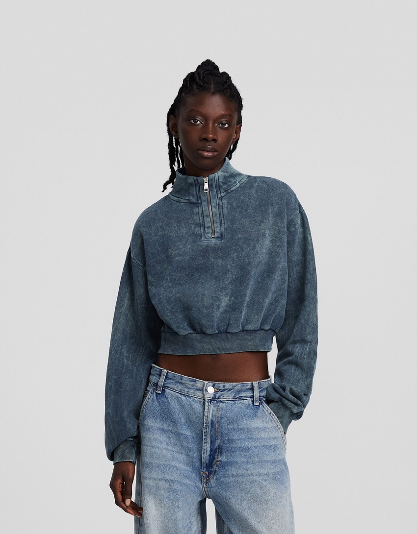 Moletom cropped com efeito lavado
