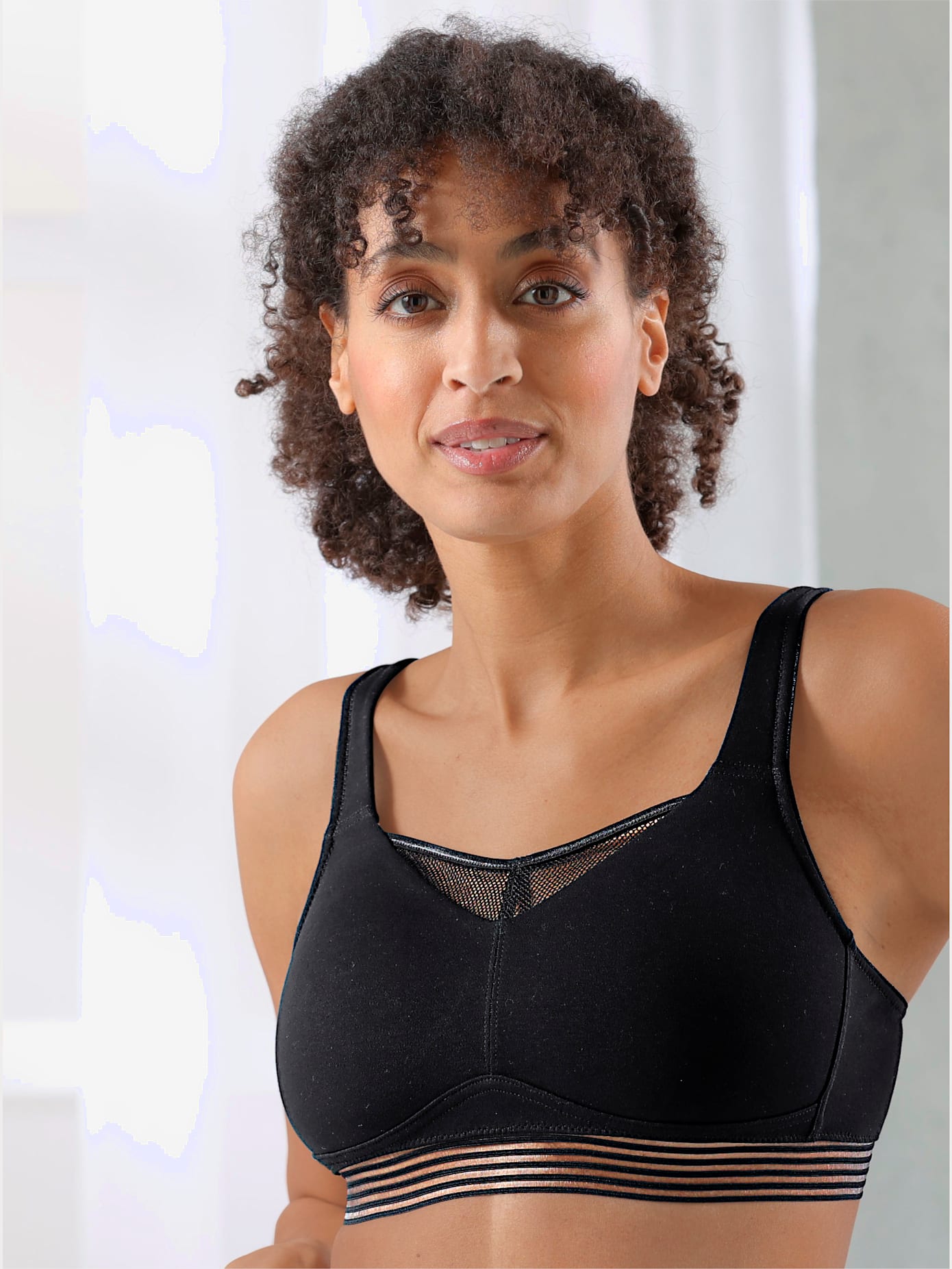 Soutien-gorge de sport sans armatures bon. b, c, d
