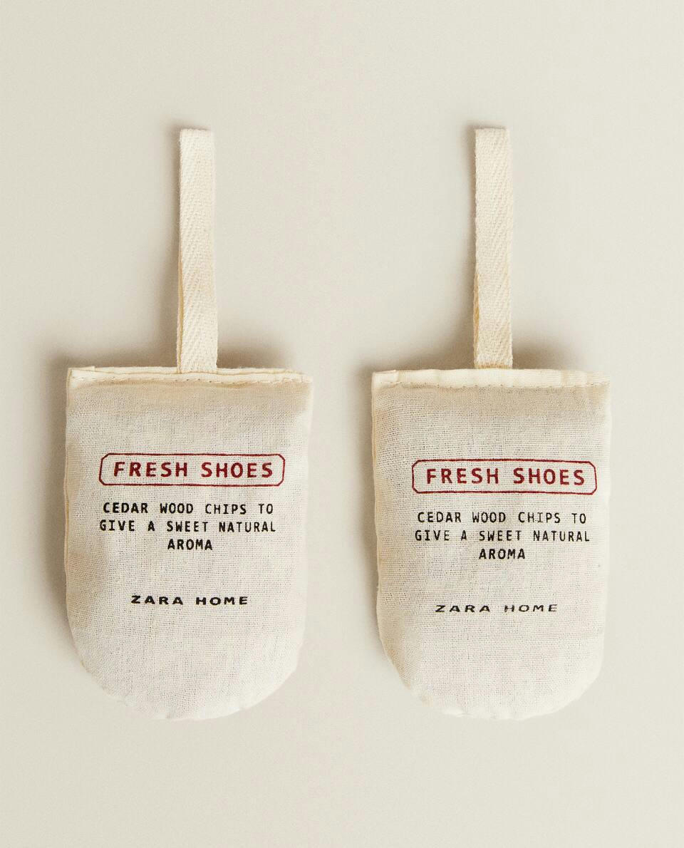 SACO DE LASCAS DE CEDRO PARA SAPATOS (PACOTE COM 2)
