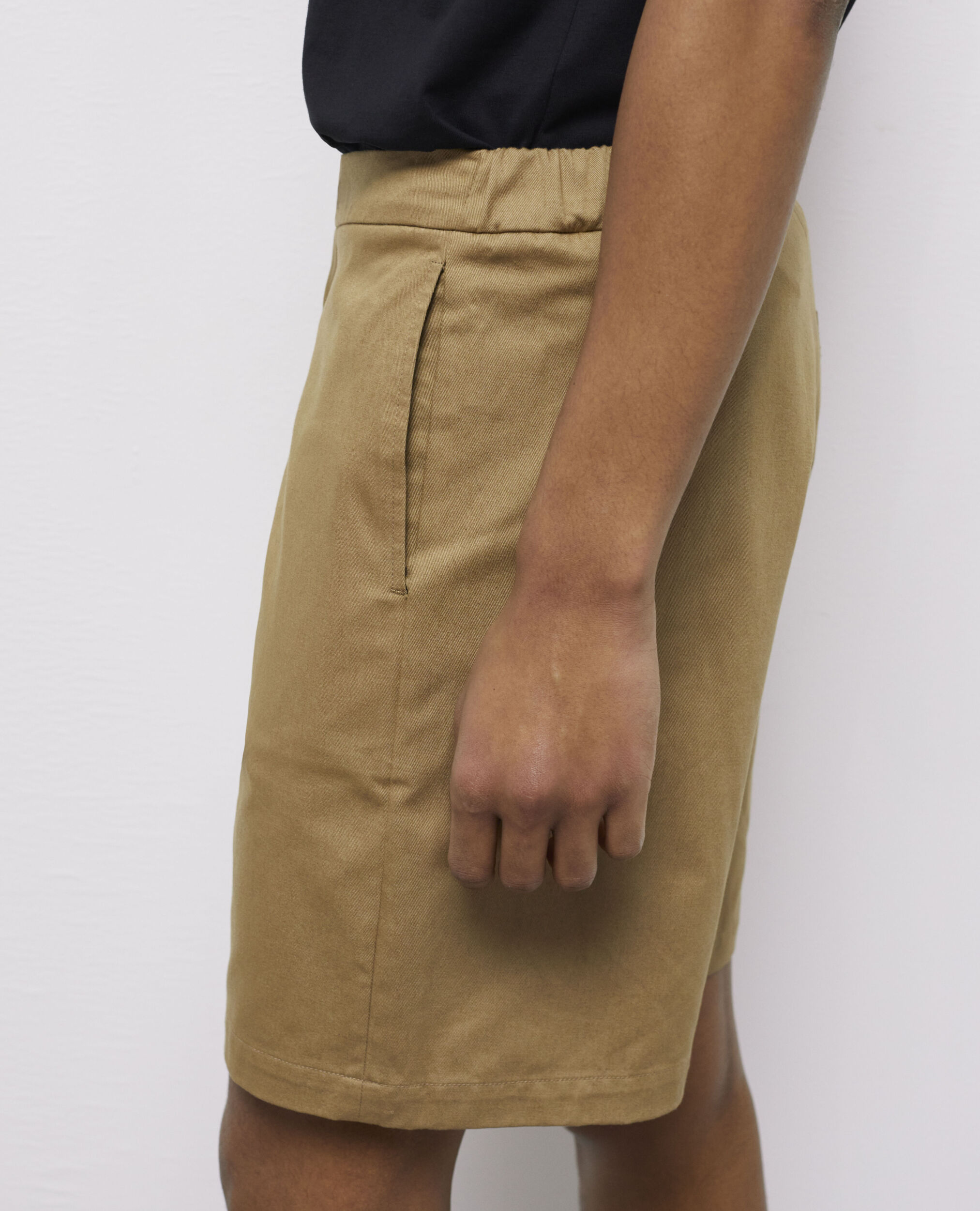 Short beige