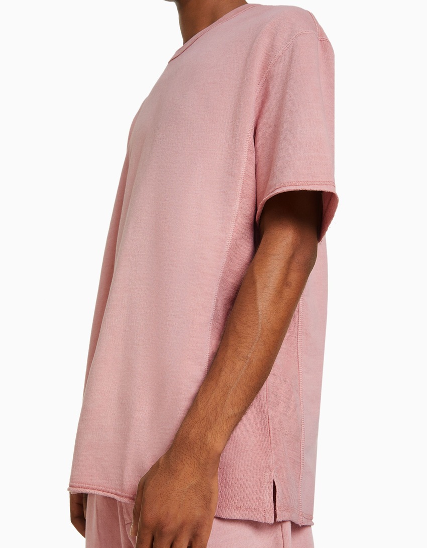Camiseta desbotada de manga curta