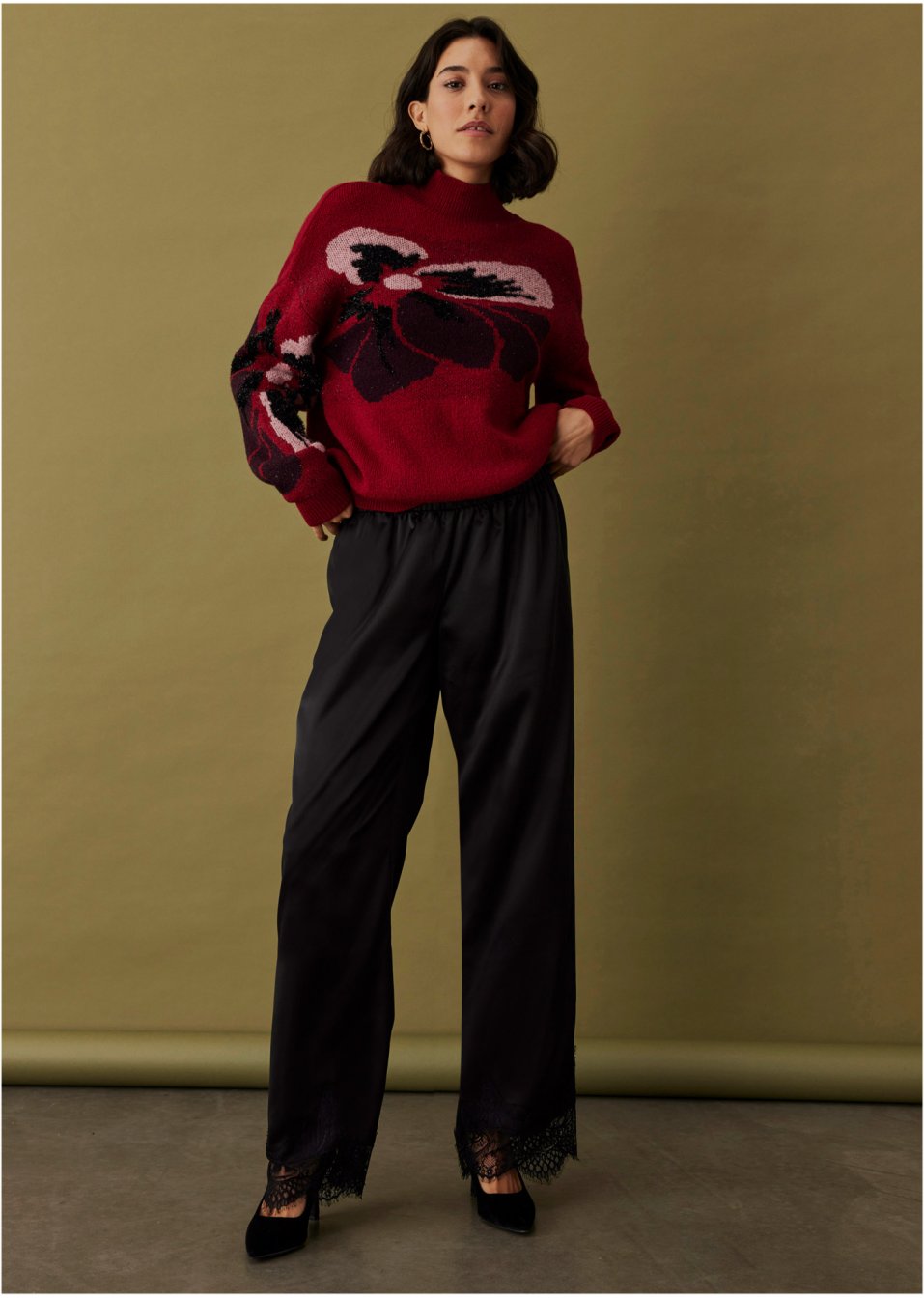 Pantalon en satin avec dentelle