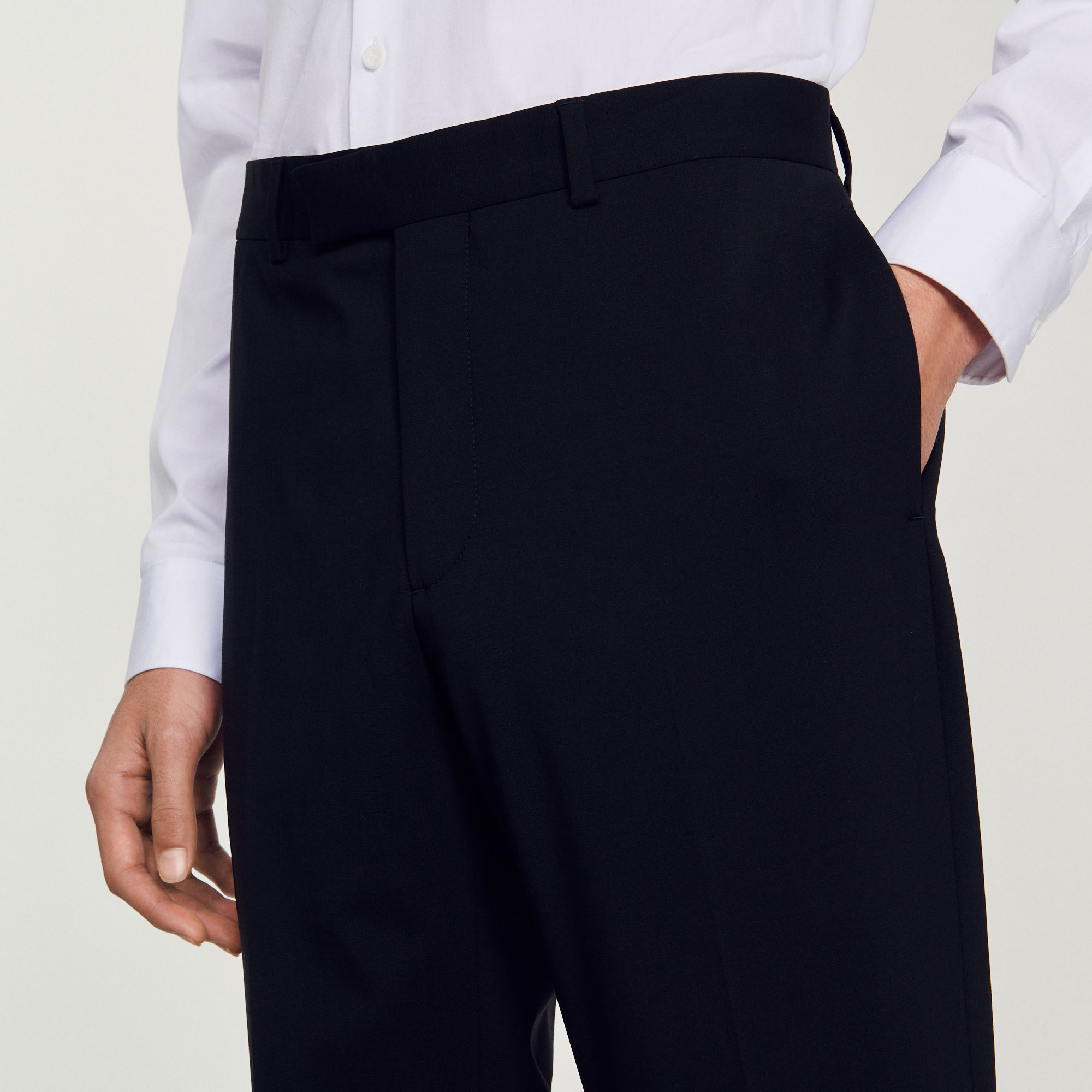 Pantalon de costume á coupe classique