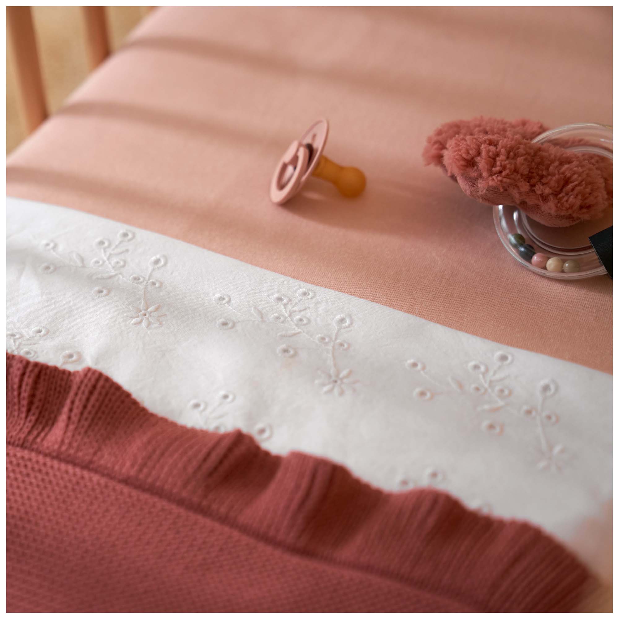 Prénatal ledikantlaken broderie wit