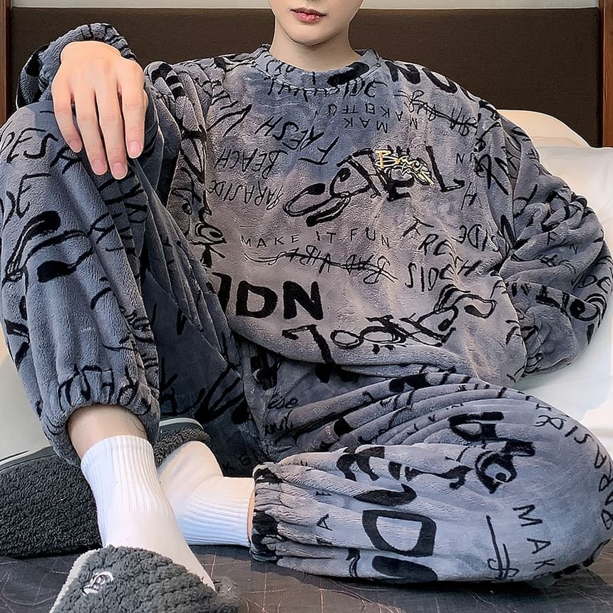 Jeony - Pyjamaset: Fleece Sweatshirt + Broek