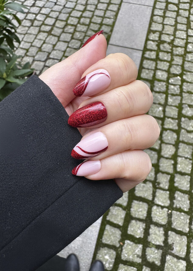 DUFFBEAUTY Space Cherry - Instant Pro Press-on Manicure