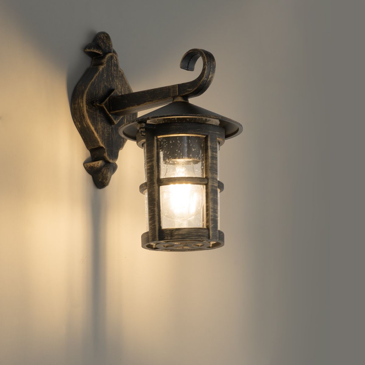 Klassieke buiten wandlantaarn antiek goud IP44 - Herb